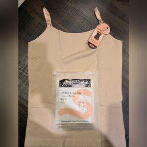 Shapermint Chai All Day Every Day Scoop Neck Cami